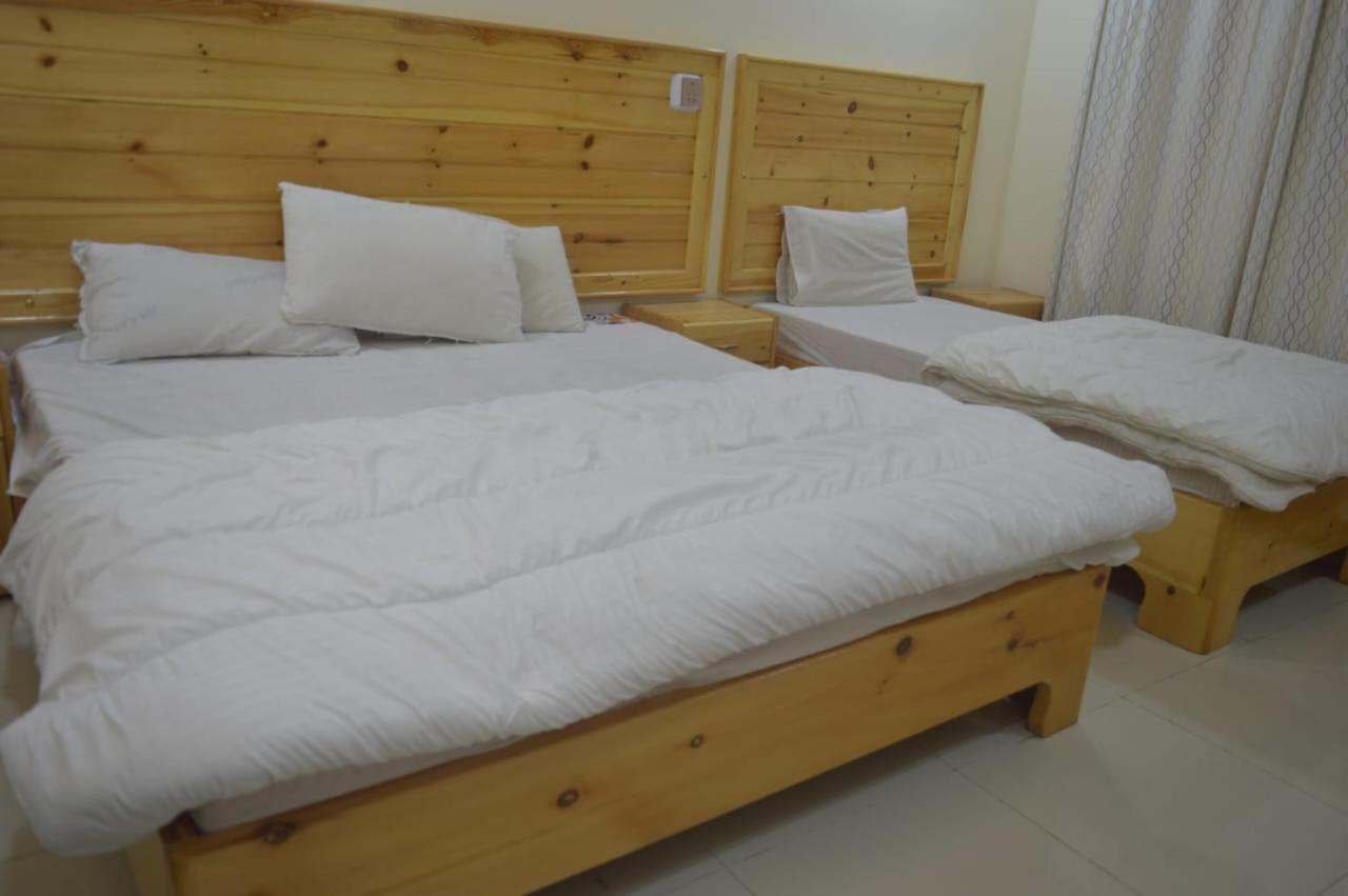 F R Darya E Swat Hotel Saidu Sharif Rum bild